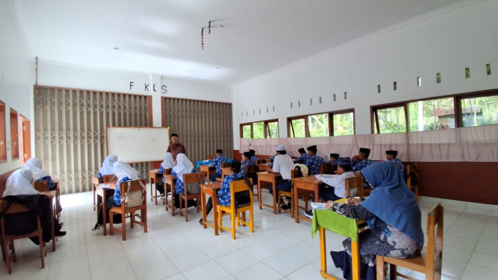 SUPERVISI PEMBELAJARAN OLEH KEPALA MADRASAH